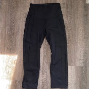 Lululemon Cropped All the Right Places Pant. Size2